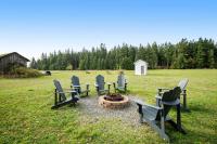 Historic Officer's Farmhouse at OLF - B&B Coupeville