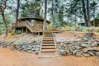 The Island Treehouse - Bed and Breakfast Eastsound