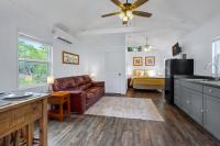 Tiny House on the Hill - B&B New Braunfels