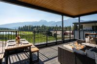 The Big Deck by Revelstoke Vacations - B&B Revelstoke