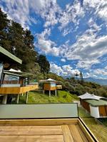Romantic Upscale Retreat, Jacuzzi and Skyline Views - B&B Medellín