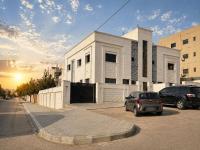 Modern 2-Bedroom Apartment with Private Terrace & Free Parking - Aqaba - B&B Aqaba
