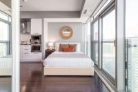 Central Downtown Oasis High-Rise Queen Suite - Chambres d'hôtes Toronto