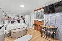 Secluded Bachelor Suite - B&B Vancouver