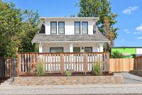 Stay Portland - Fresh Farmhouse Remodel in SE Portland 96BikeScore - B&B Portland