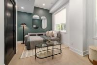 Modern West End 1BR Walk to Queen West & Lake - Chambres d'hôtes Toronto
