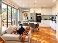 Stylish 4BR Easy CBD Access Walk to Train & Shops - B&B Melbourne