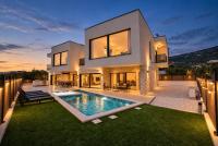 Villa Just be Alive, Sea View, Pool, Gym & Jacuzzi - Bed and Breakfast Kutleše