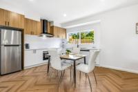 Private Lawn | Designer Bathroom | Three Bedrooms - B&B Ballarat