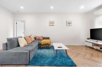 Private Lawn | Designer Bathroom | Three Bedrooms - B&B Ballarat