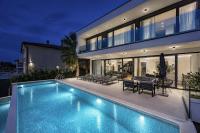 Luxury Villa Dali with sauna, whirlpool and heated pool in Medulin only 1,7 km from the beach - B&B Medulin