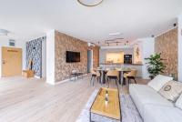 Skyline Penthouse with Jacuzzi and Huge Terrace - B&B Budapest