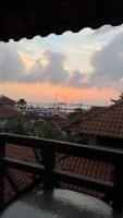 Villa Resort with Sea View Sunset & Golf course - B&B Telukmataikan