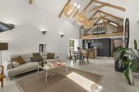 Beudy at Pentrecelyn - A stylish, dog friendly barn conversion with hot tub in Carmarthenshire - B&B Carmarthen