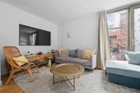 4 Bed Canal St Villa Free Parking - B&B Manchester