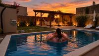La Casita Nazaré with Private Pool & Forest Retreat - B&B Nazaré