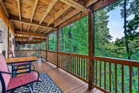 Bear Mountain Chalet in the Woods w/ Hot Tub - B&B Sevierville