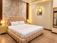 Standard 1BHK with UPS, across Giga Mall, Pool included - Bed and Breakfast Islamabad