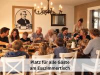 Ferienhaus Pape - Großes Familien- & Gruppenhaus mit 17 Betten, Sauna, Spielbereiche, Garten am Bach in zentraler Lage in Eslohe - B&B Eslohe