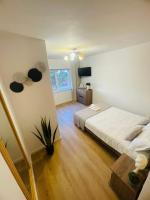 Alexandra Studio - Ferienwohnung Neuschloss