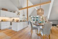 Seesucht-Hohwacht - Grosse Ferienwohnung im Beachhouse-Stil, 2 Balkone, 2 SZ und nur 300m zum Strand - Bed and Breakfast Hohwacht