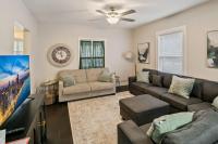 Spacious Home in DT Libertyville Near Naval Base - B&B Libertyville