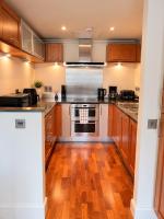 Canary Wharf City View Duplex - B&B London