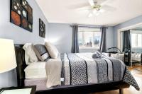Comfy Getaway - Walk to West Ed Mall - Ferienwohnung Edmonton