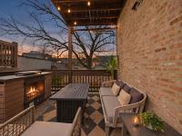 Historic 4Br Home Game Room, Pool Table, Fire Pit - Bed and Breakfast Chicago