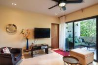 Happy Vibes Getaway with Stellar Oceanview Roof Pool! - B&B Playa del Carmen
