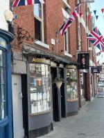 Hair BnB central Alcester- off site free parking - B&B Alcester