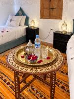 Riad Dar Khmissa - B&B Fes