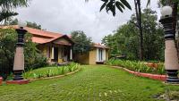 Countryside luxury farmhouse at Umarsadi - B&B Valsād