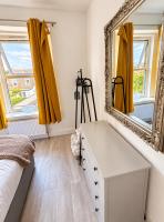 Weston Central Retreat 1-Bed Flat near Beach, Train & Town - B&B Weston-super-Mare