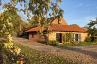 The Granary - Wood Farm Barn. Luxury Barn with wonderful countryside views - B&B Bawdeswell
