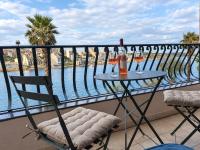 Seafront Apartment in St. Paul's Bay - B&B San Pawl il-Bahar