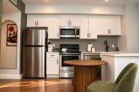 Fun Cozy Apts - 1 25 Mile Walk to TIAA Bnk Fld - Bed and Breakfast Jacksonville
