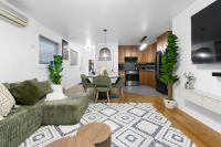 The Extravagant Minimalist 3 - B&B Gatineau