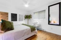 The Extravagant Minimalist 3 - Bed and Breakfast Gatineau