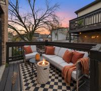 Boutique Apartment w Private Deck & Fire Pit - B&B Chicago