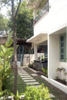 Cowees Surf & Stay - B&B Varkkallai