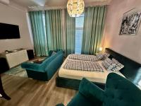 Kings main square Apartment - Self Check-in - Coffee Machine - Washer - Kitchen - Bed and Breakfast Poprad