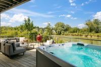 Mirrors Edge - Hot Tub Spa & Dog-Friendly Stay - Ferienwohnung Somerford Keynes