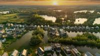 Mirrors Edge - Hot Tub Spa & Dog-Friendly Stay - Ferienwohnung Somerford Keynes