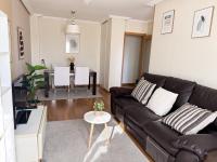 Apartamento Premium cerca Hospital, Universidad, Parking privado, a 5 minutos del centro histórico, ideal para visitar León sin preocuparse por el aparcamiento - B&B León