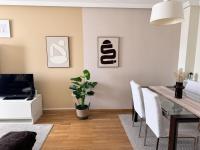 Apartamento Premium cerca Hospital, Universidad, Parking privado, a 5 minutos del centro histórico, ideal para visitar León sin preocuparse por el aparcamiento - B&B León