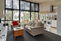 Luxury One-Bedroom Apartment - Treetops