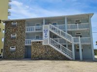 Oceanfront 2BR • Ground-Floor Patio • King Ste • Small Dog Friendly • Blue Mist 102 - B&B Myrtle Beach