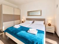 Luxe Appartement met 3 Slaapkamers en Balkon - Uitzicht op Zee - Bovenste Verdieping