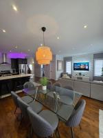 Urban Luxury Retreat - 20 Min From DT Montreal - B&B Longueuil